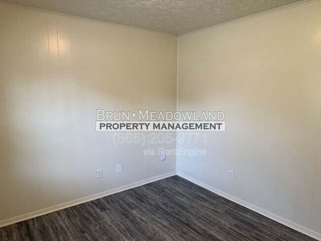 Building Photo - 1930 Lovell Rd