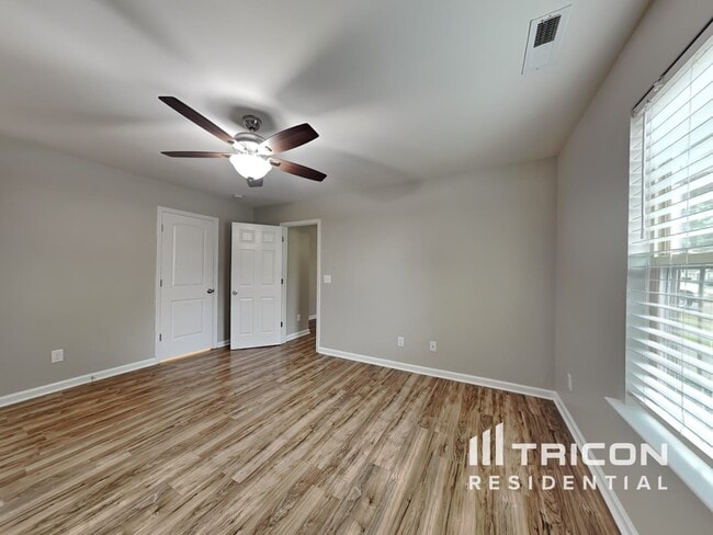 Building Photo - 605 Avondale Dr
