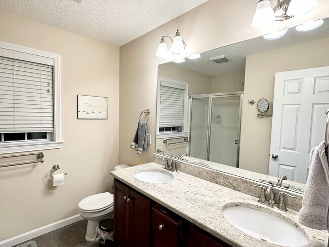 Building Photo - 90 Gianna Dr
