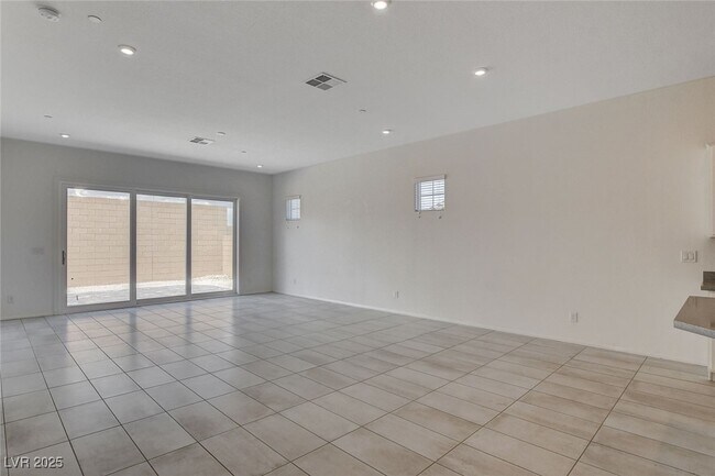 Building Photo - 10924 Chipotle Ave