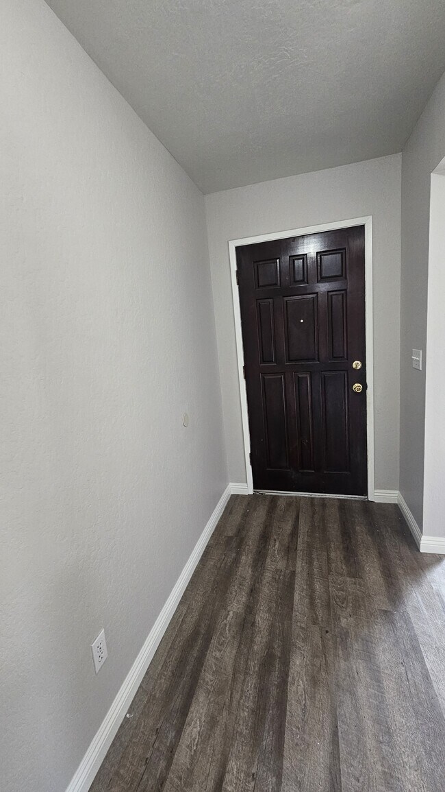 Building Photo - 1966 Modoc Dr