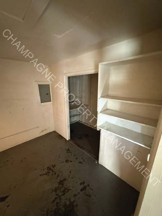 Building Photo - Single Family Home in Ruskin - All Voucher...