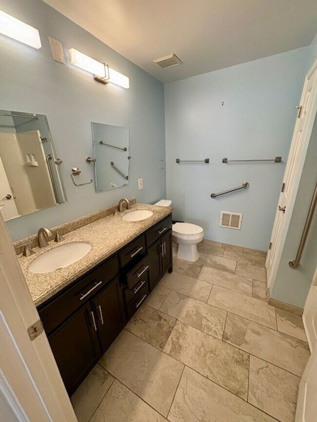 Building Photo - 1st Floor Annapolis 3 bed / 2 bath Condo