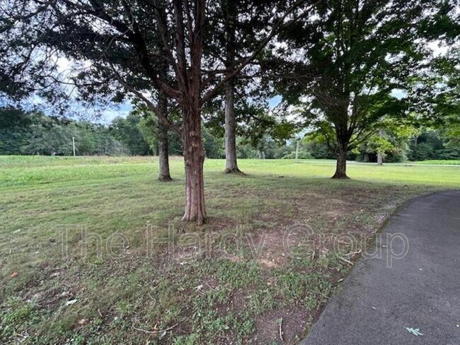 Building Photo - 173 Carroll Hollow Rd