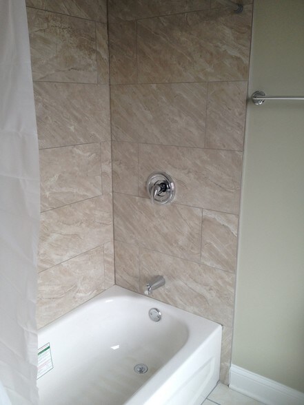 Building Photo - 903 W 35th St