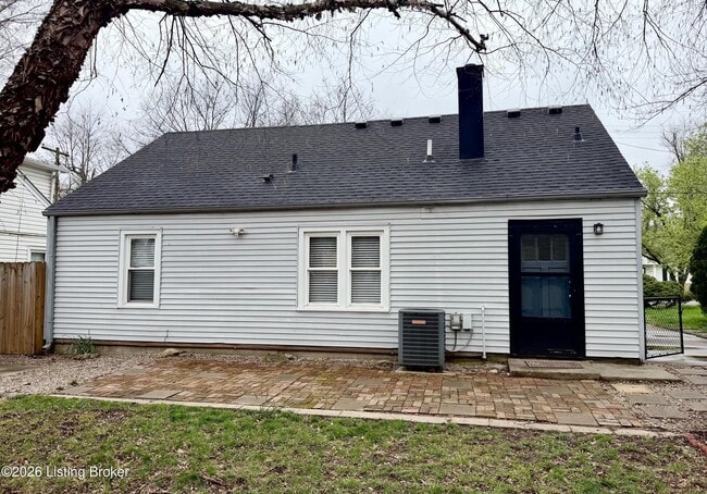 Building Photo - 2632 Alanmede Rd