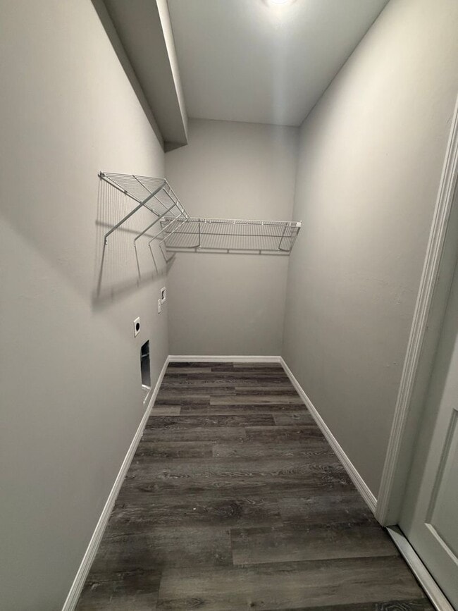 Building Photo - 24501 Zephyr Ct