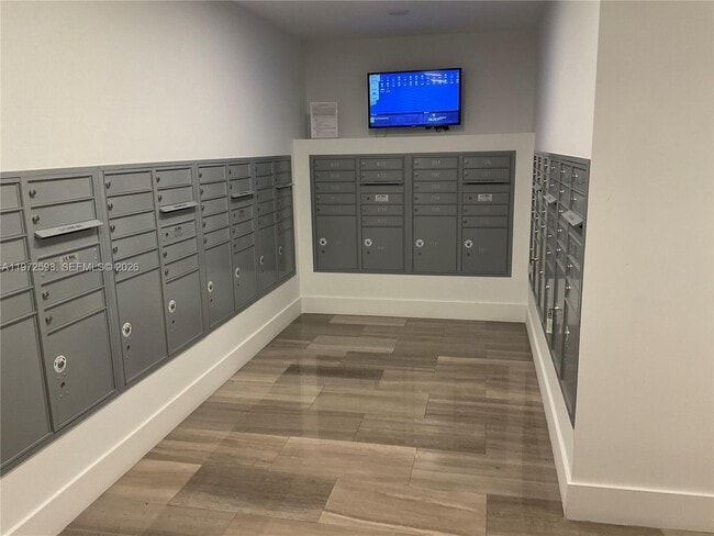 Building Photo - 1600 SW 1st Ave