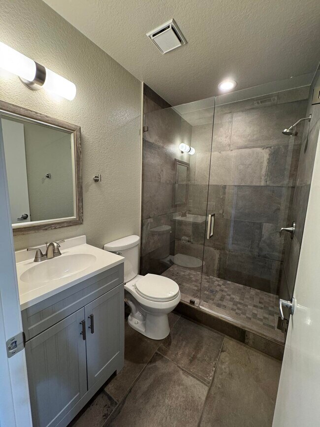 Building Photo - 41737 Armanac Ct