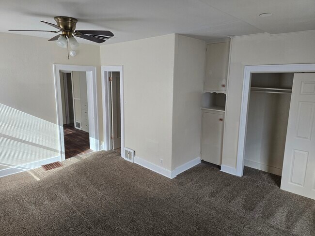 Building Photo - 418 Colorado Ave