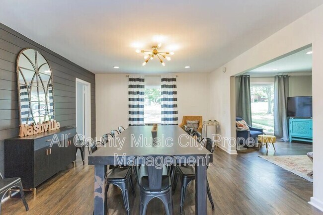 Building Photo - 206 Blue Hills Dr