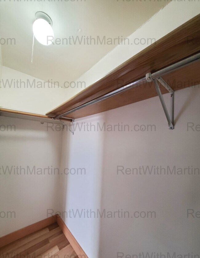 Building Photo - 1112-1114 Byron Ave