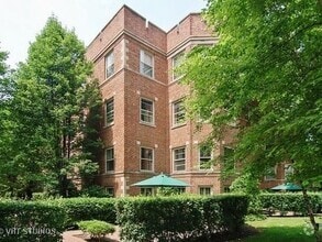 Building Photo - Oak Park Apartment!