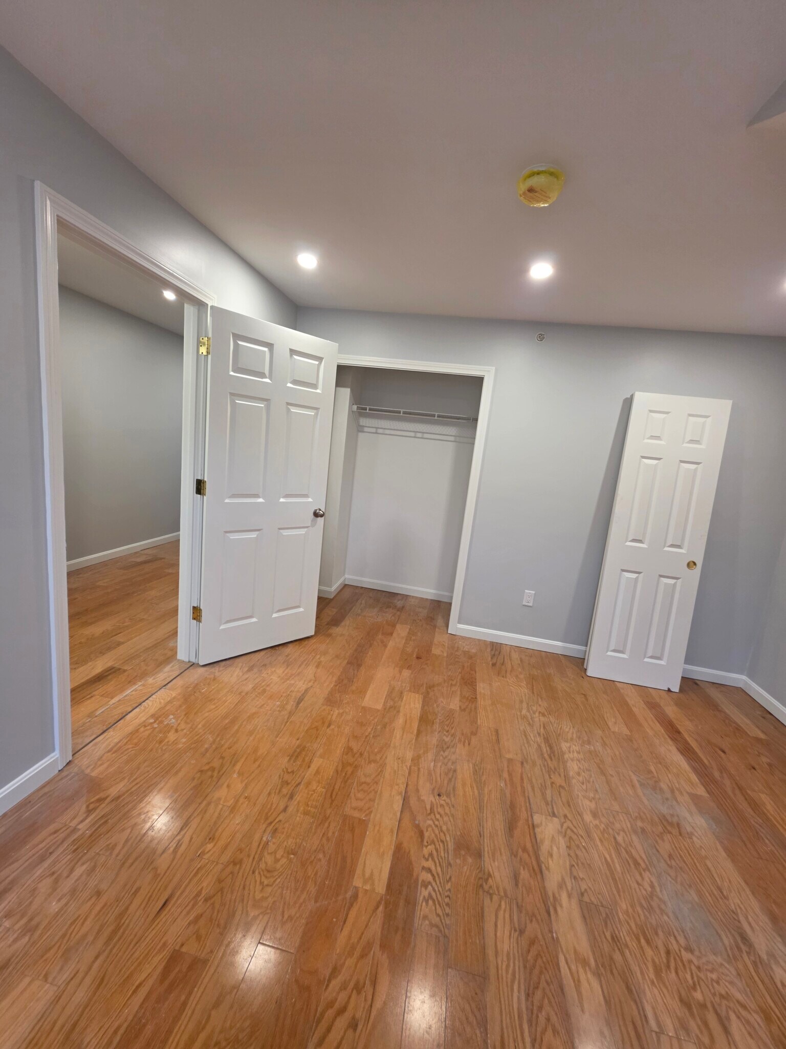 Building Photo - 34 Raymond St