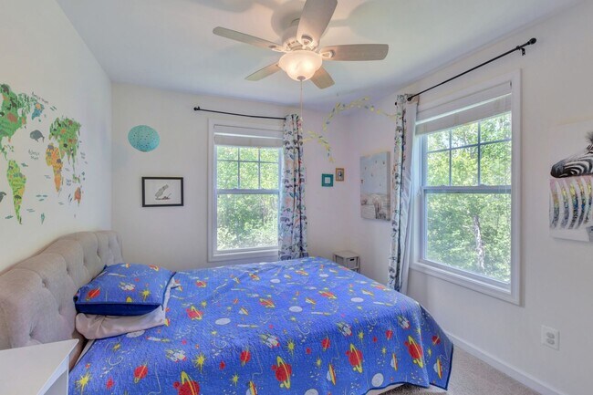 Building Photo - 151 Longwood Dr