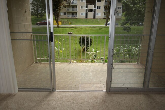 Building Photo - 2 bedroom, 1 bath, 2 parking in Waikalani Woodlands