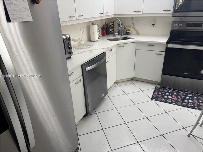 Building Photo - 5133 Brisata Cir