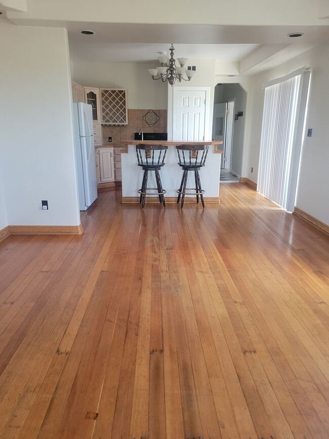 Building Photo - ALL PROSPECTIVE TENANTS MUST SUBMIT A $58 NON-REFUNDABLE APPLICATION FEE PER APPLICANT ONLINE AND...