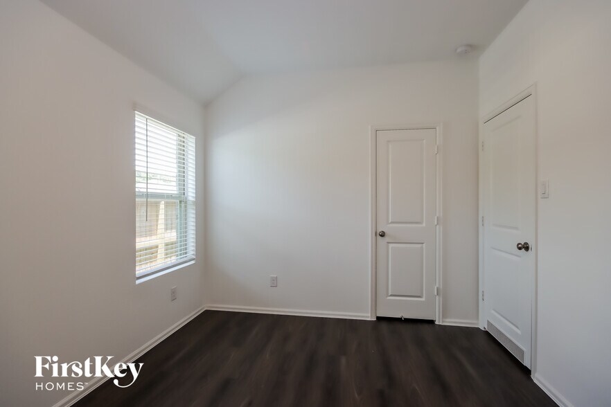 Building Photo - 18909 Collina Way