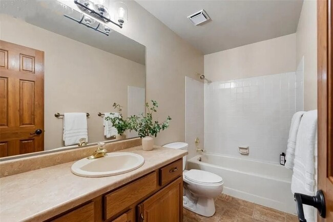 Building Photo - 1205 Wentwood Dr