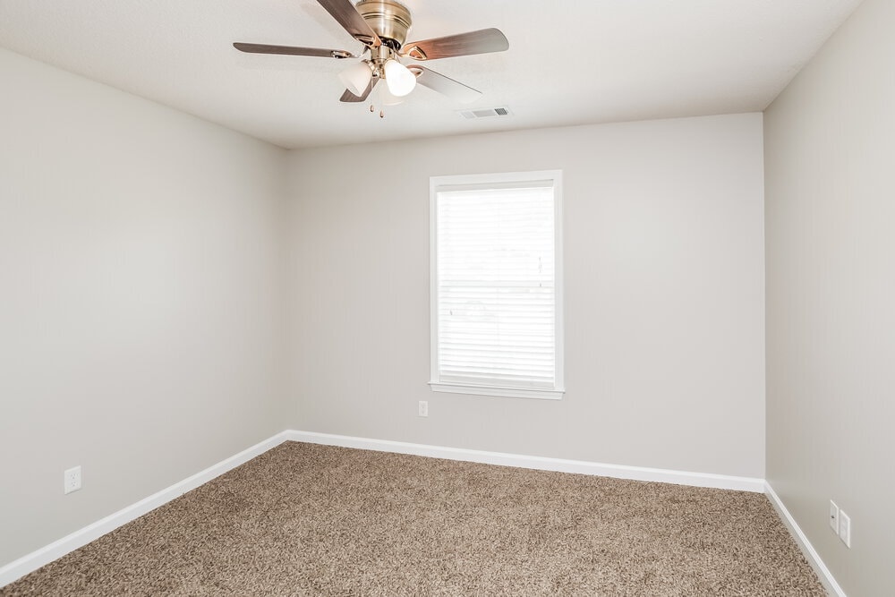 Building Photo - 10215 Morning Hill Dr