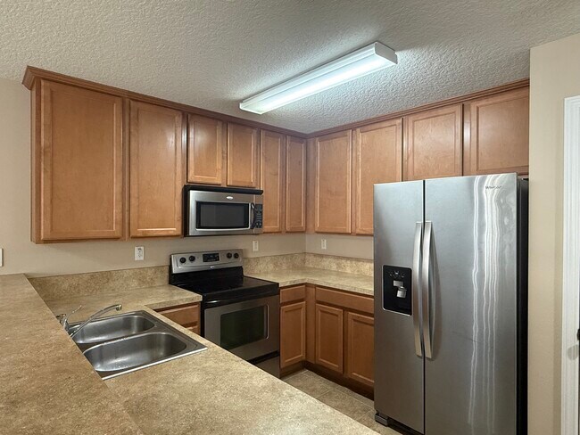Building Photo - 1500 Calming Water Dr