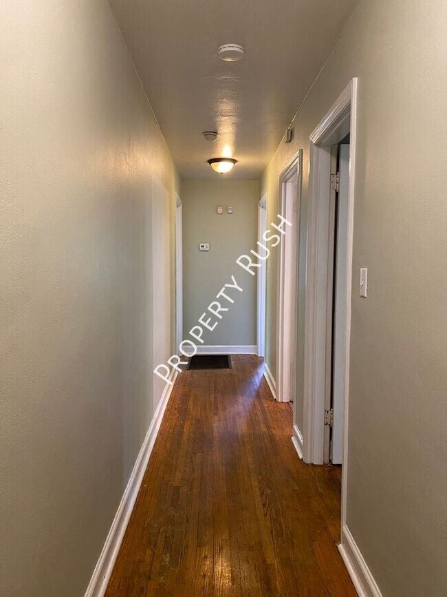 Building Photo - 1503 Pin Oak Dr