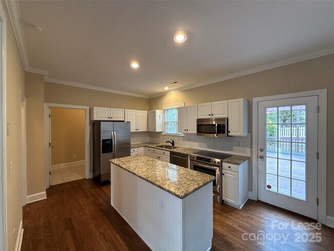 Building Photo - 805 Stargard Ct