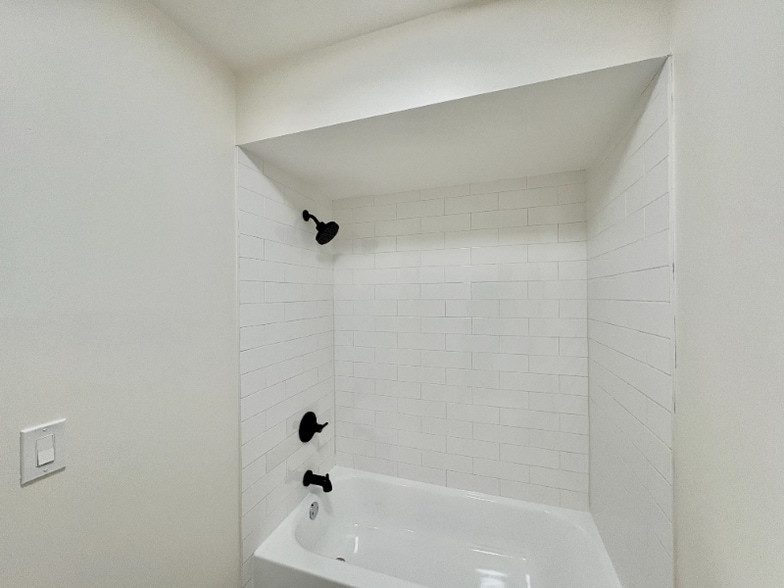 Building Photo - 156 Ridgewood Ave