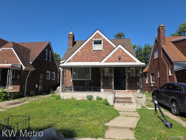 Primary Photo - 8595 Cloverlawn Ave