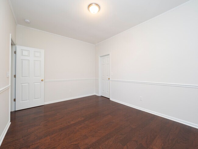 Building Photo - 145 Historic Dr