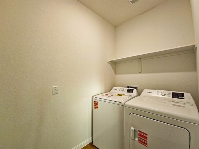 Building Photo - 1916 Pogonip Pl