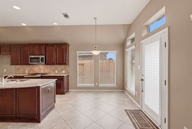 Building Photo - 2935 Fair Chase Dr