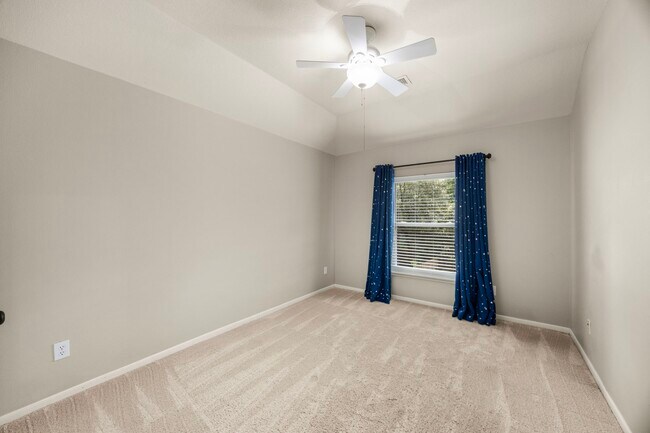 Building Photo - 22 Windfern Pl