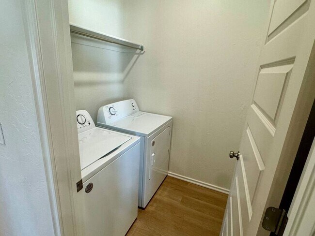 Building Photo - New Modern 2BR/2BA Duplex | Fully Furnished | Pet-Friendly