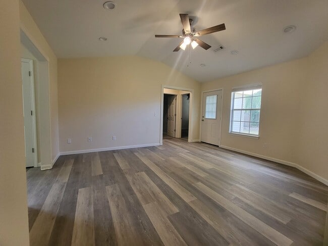 Building Photo - 41 Cheryl Cir