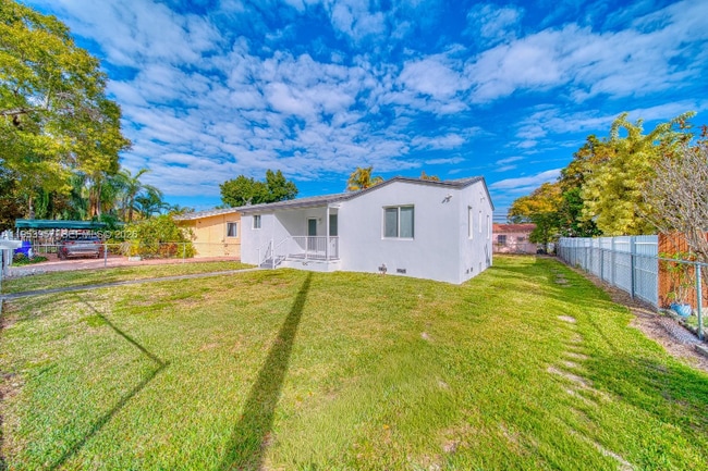 Building Photo - 4345 SW 5th Terrace