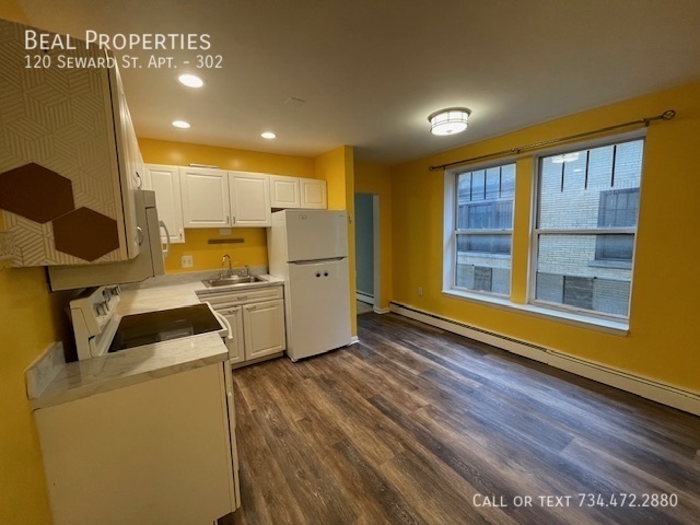 Building Photo - 120 Seward St