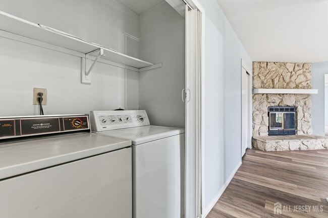 Building Photo - 1610 Green Hollow Dr