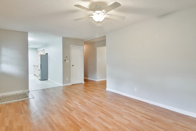 living room going towards bedrooms/bathroom - 7811 Randy Rd
