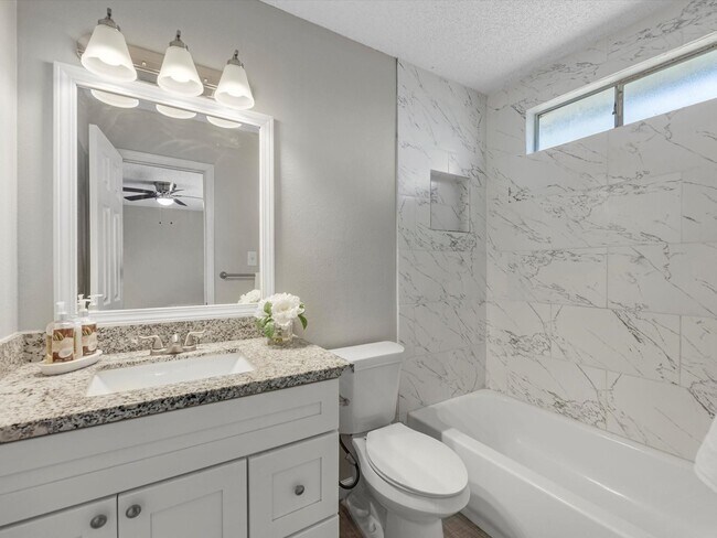 Building Photo - 19918 Bambiwoods Dr