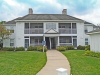 Building Photo - 2800 S Knightsbridge Cir