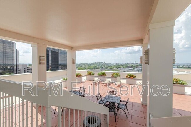 Building Photo - 110 31st Ave N