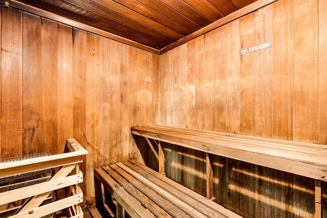 Building Photo - 9080 Lime Bay Blvd