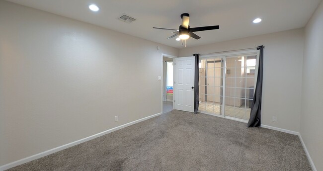 Building Photo - 2 Bedroom Condo Unit in the Colonia Coronita Chandler Townhomes Community Near E Chandler Rd and ...