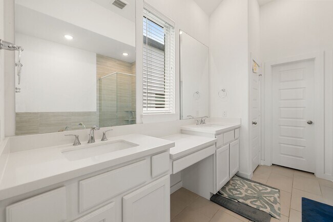 Building Photo - 6722 Waxbill Rd