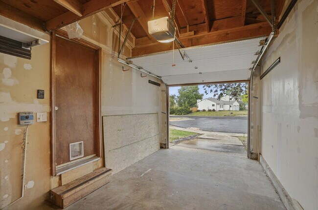 Building Photo - $2,895.95 - 3 Bed, 2 Bath Home in Arvada with Central AC, and Fenced in Yard!