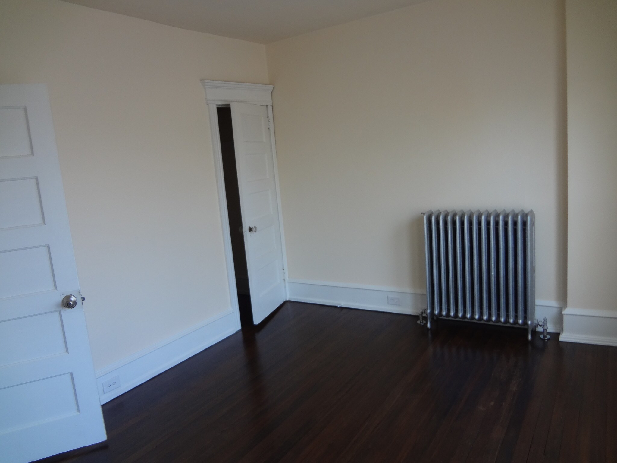 Building Photo - 2 N Austin Ave