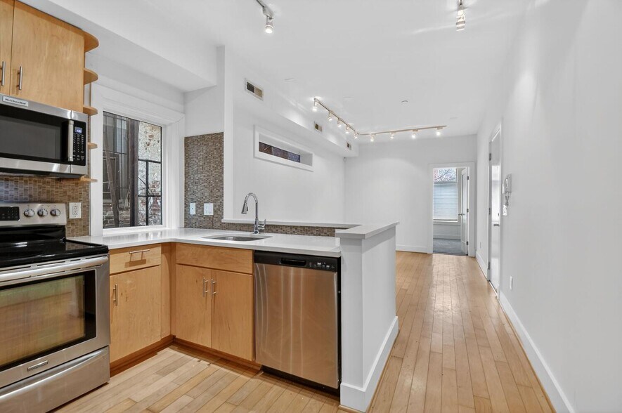 Building Photo - 1503 11th St NW