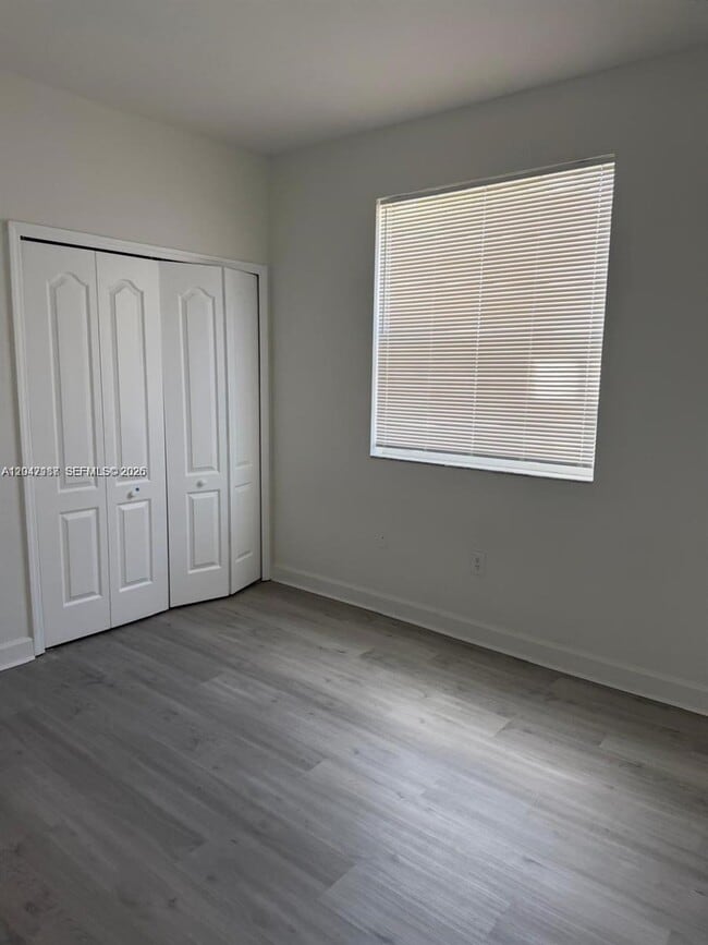 Building Photo - 1656 SE 29th Ct